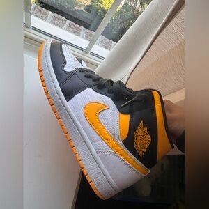 Jordan 1 women’s size 9